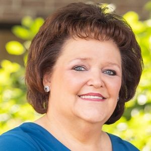 Meet your Posher, Nora